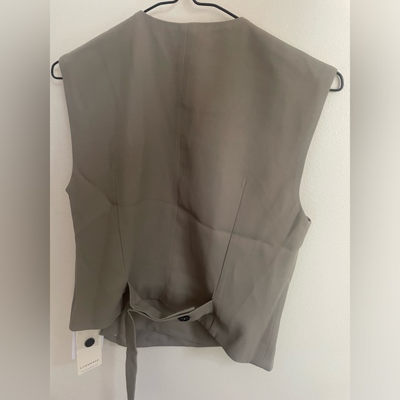 Sleeveless vest - Picture 5 of 5